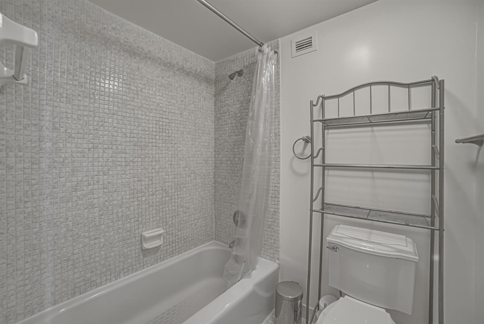 Bedroom1-Bathroom