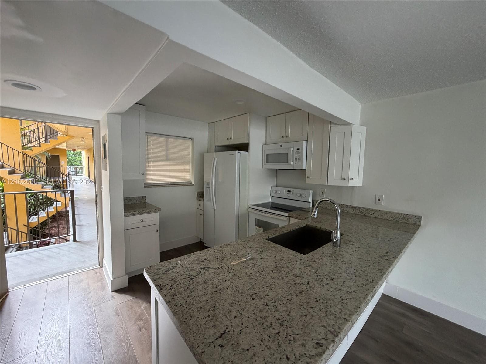 GRIFFING CONDO · #205 in North Miami - Photo 5