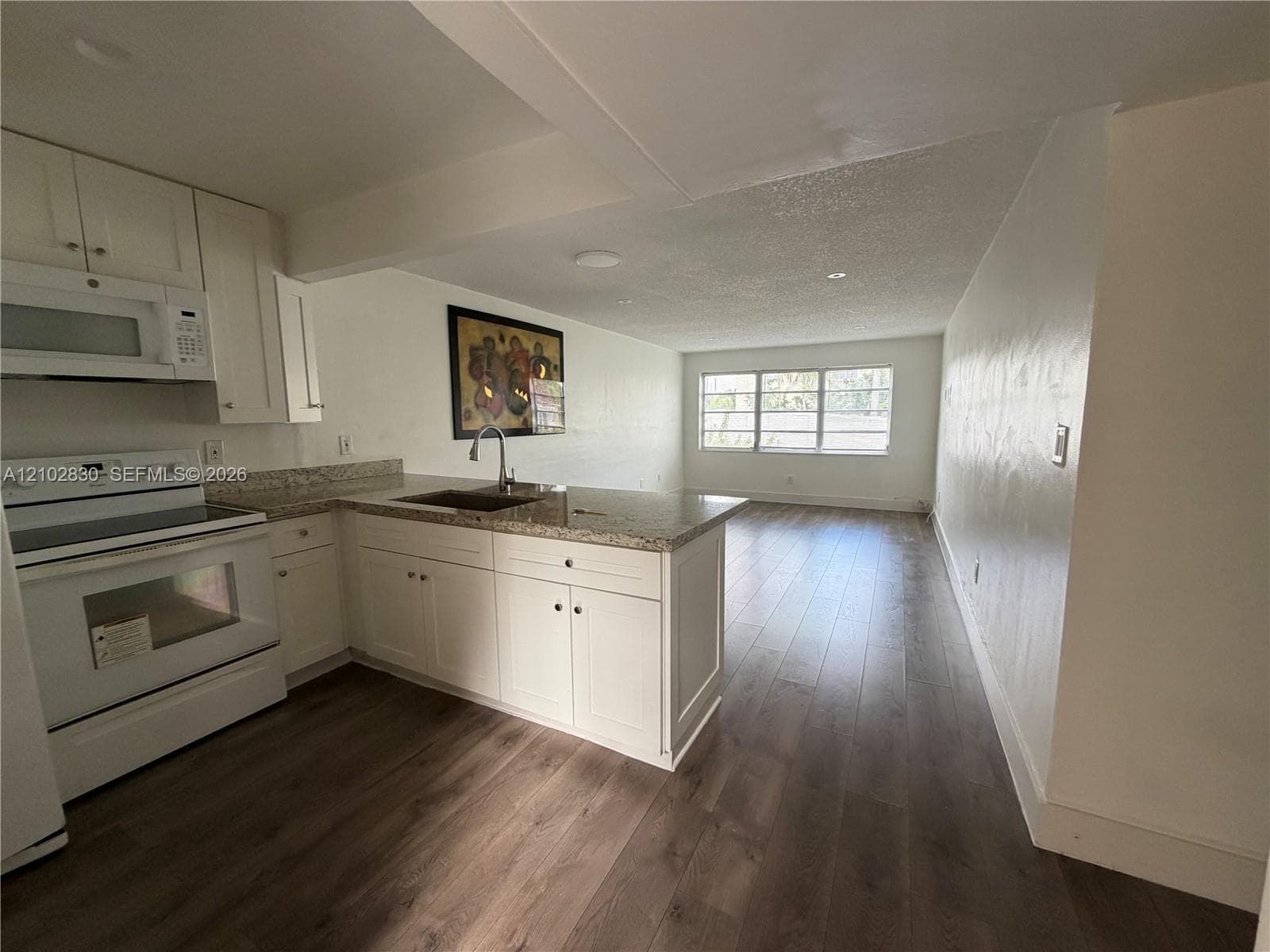 GRIFFING CONDO · #205 in North Miami - Photo 4