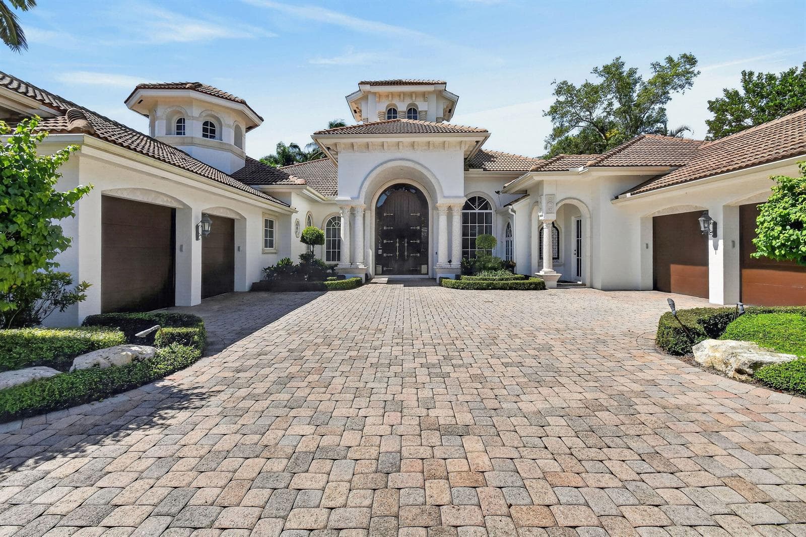 209GrandPointeDr4