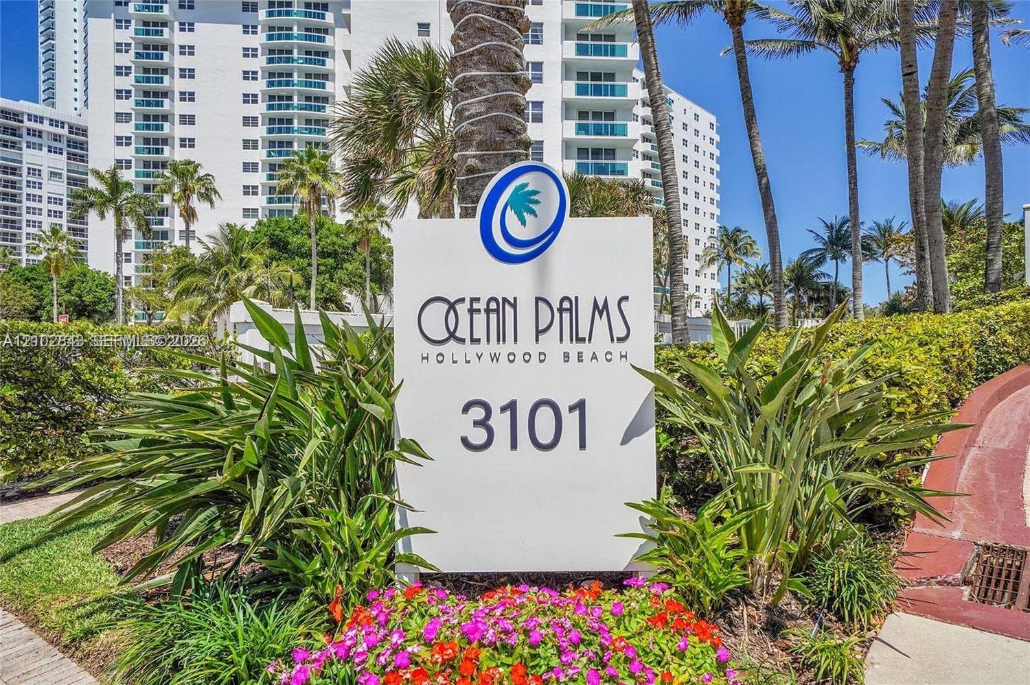 OCEAN PALMS CONDO · #2206 in Hollywood - Photo 1