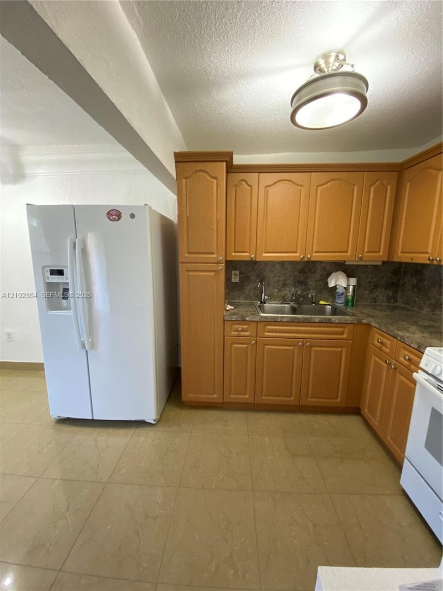 THE KENSINGTON CONDO · #221A in Hialeah - Photo 9