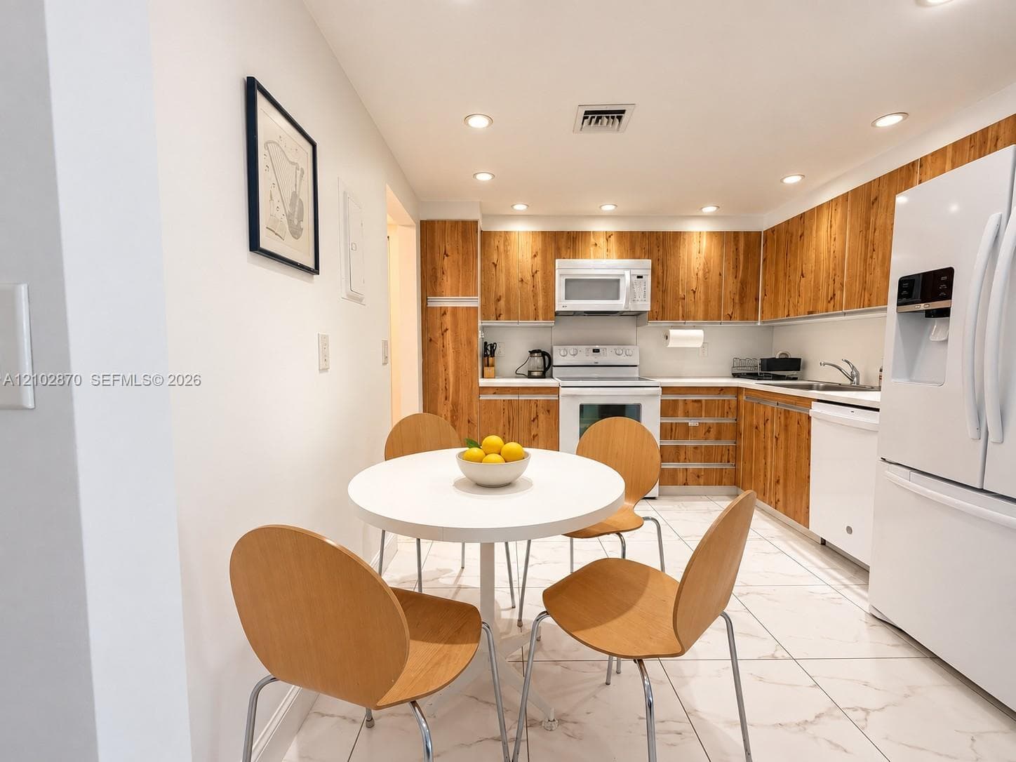 CATANIA CONDO · #607 in Hollywood - Photo 4