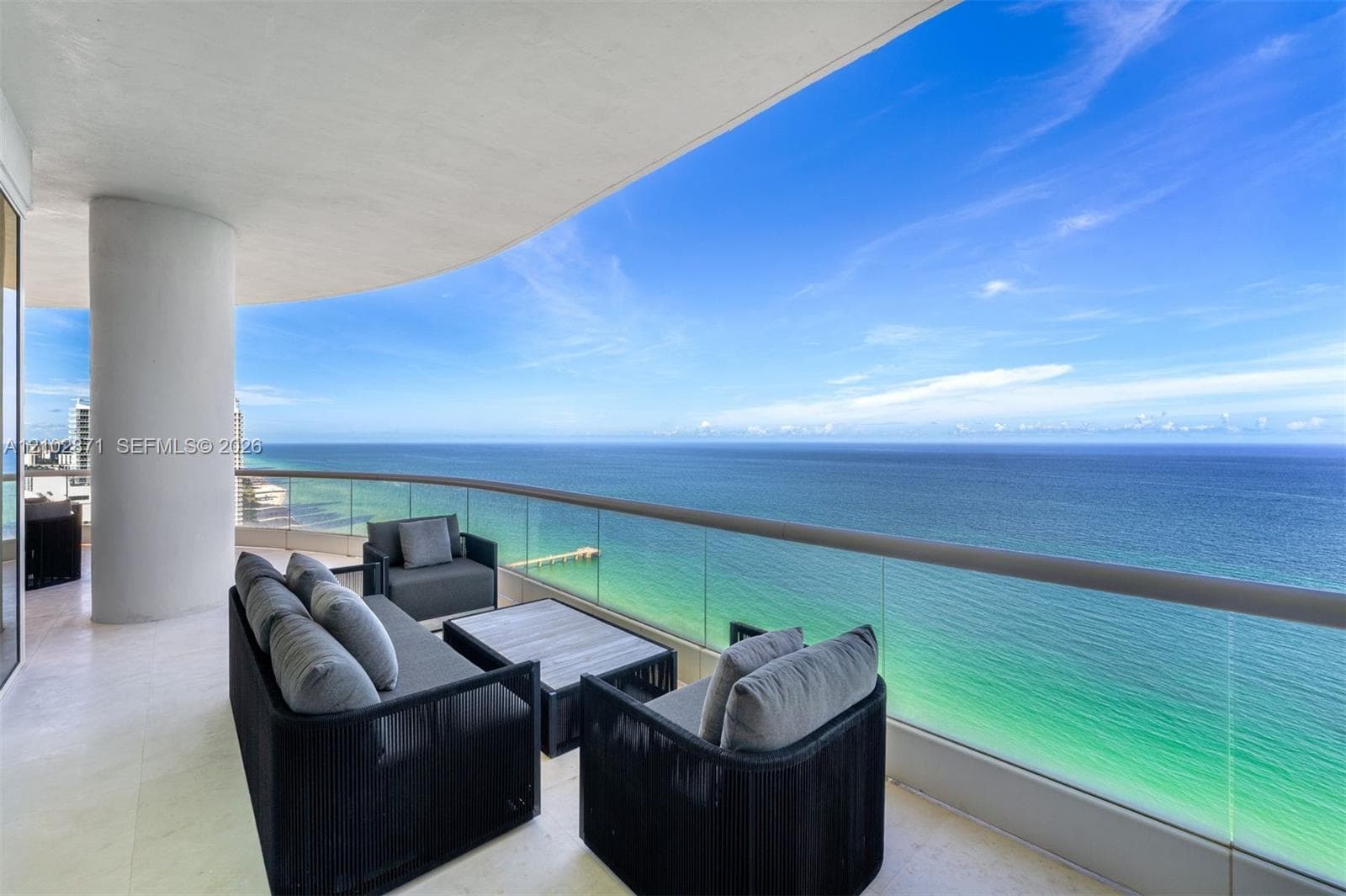Turnberry Ocean Colony · #3404 in Sunny Isles Beach - Photo 2