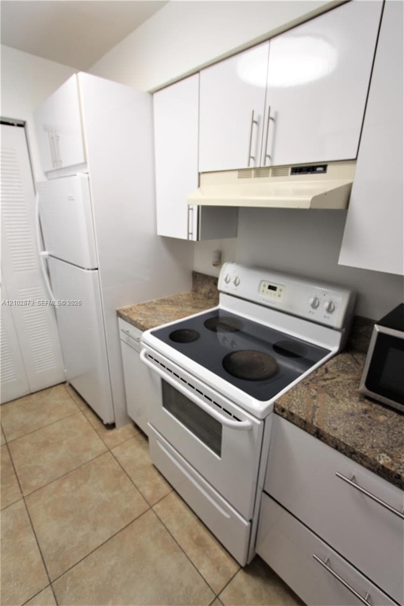 ANTIGUA AT CNTRY CLUBOF M · #M-21 in Hialeah - Photo 6