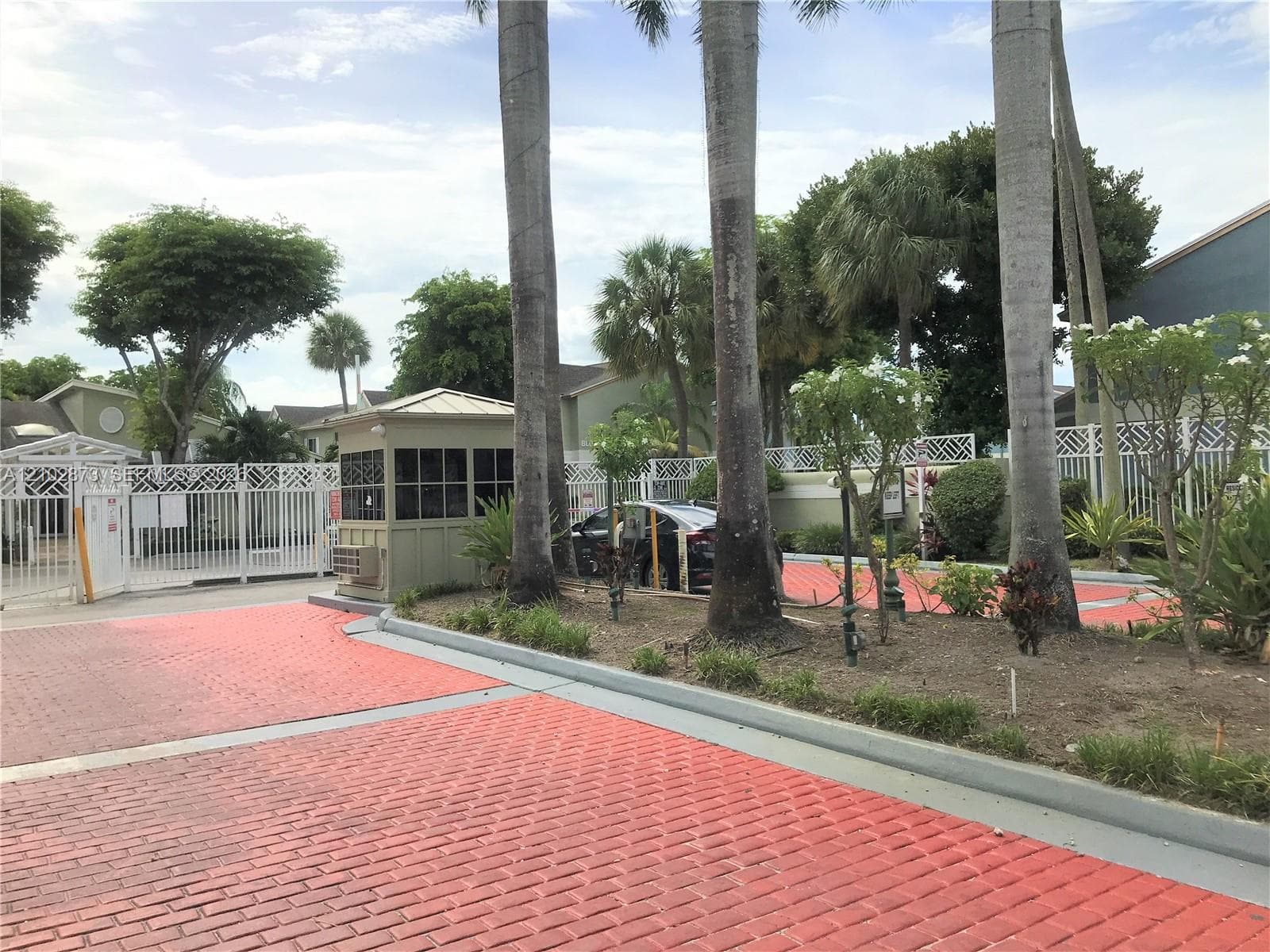ANTIGUA AT CNTRY CLUBOF M · #M-21 in Hialeah - Photo 18