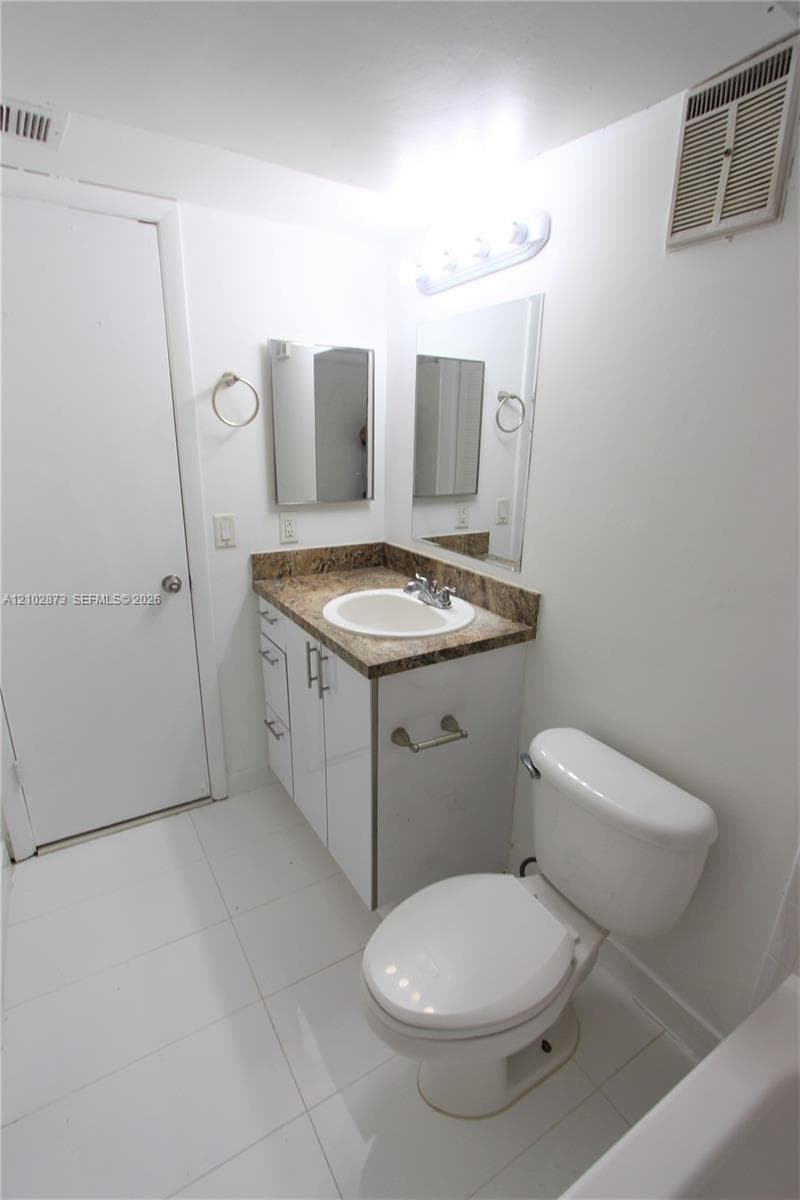 ANTIGUA AT CNTRY CLUBOF M · #M-21 in Hialeah - Photo 15