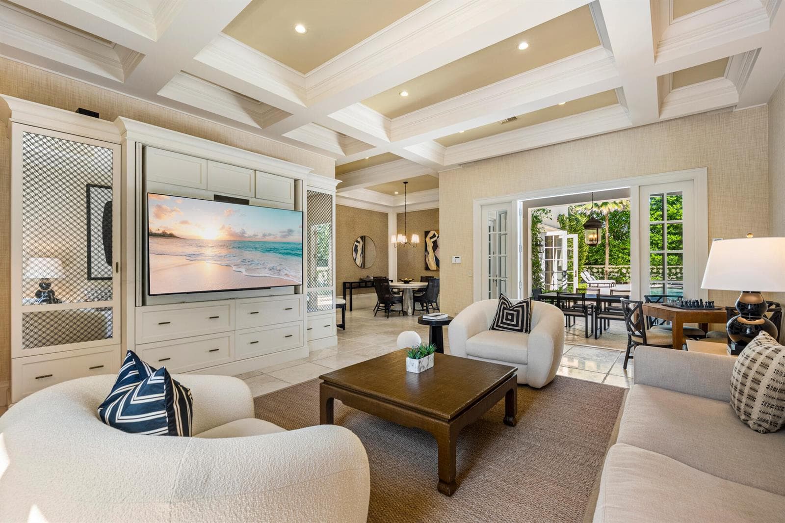 13 - Family Room