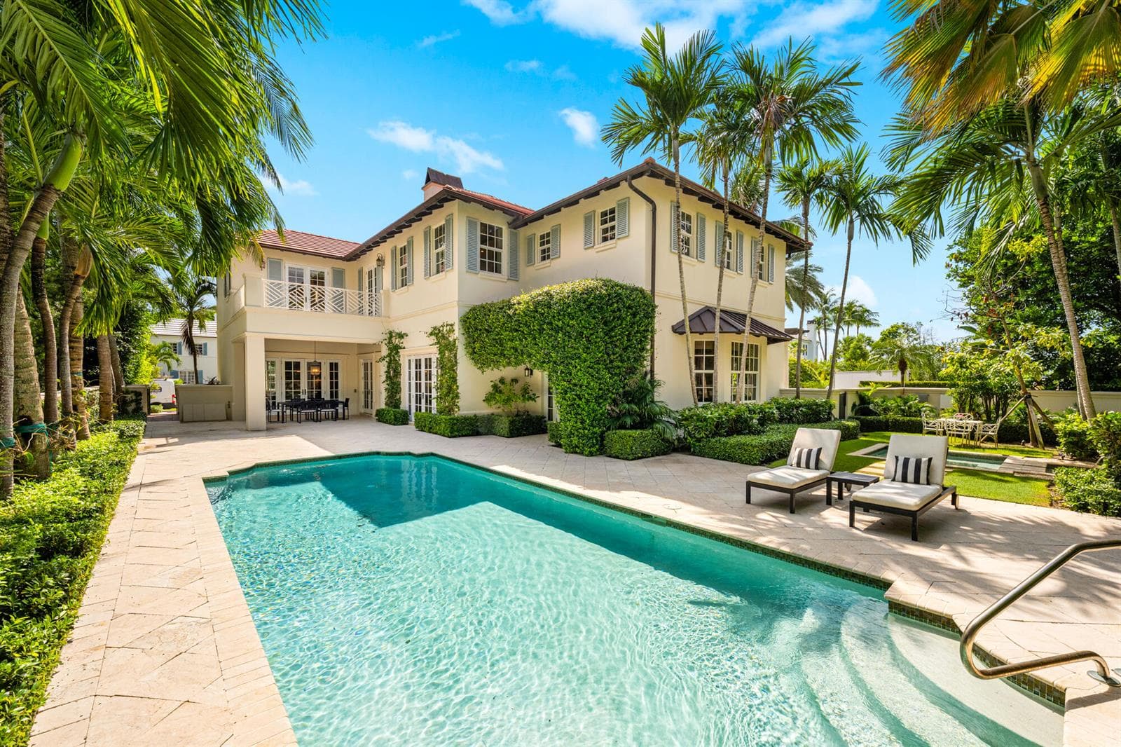 4 - Pool & Exterior