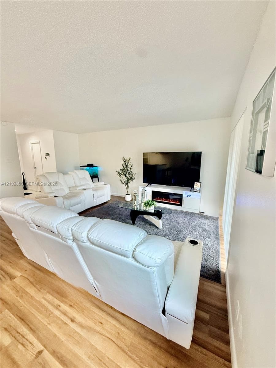 VENETIAN GARDENS · #R209 in Hialeah - Photo 3