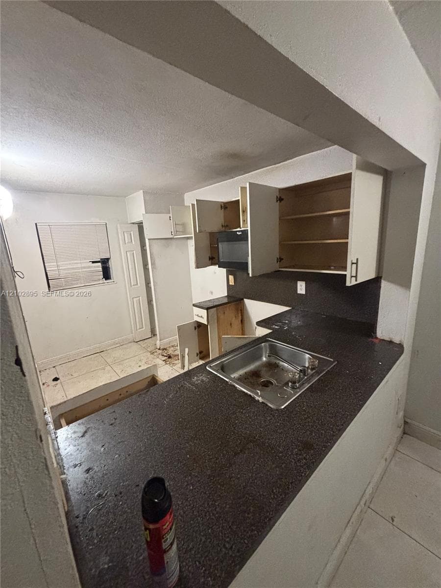 MONTEREY CONDO · #106-40 in Miami - Photo 9