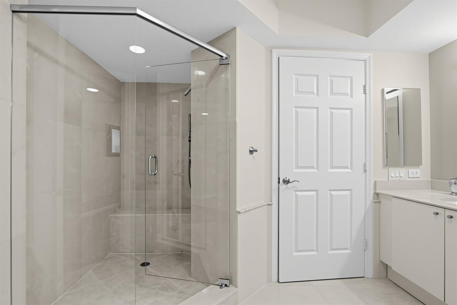 Large Separate Shower with Bench