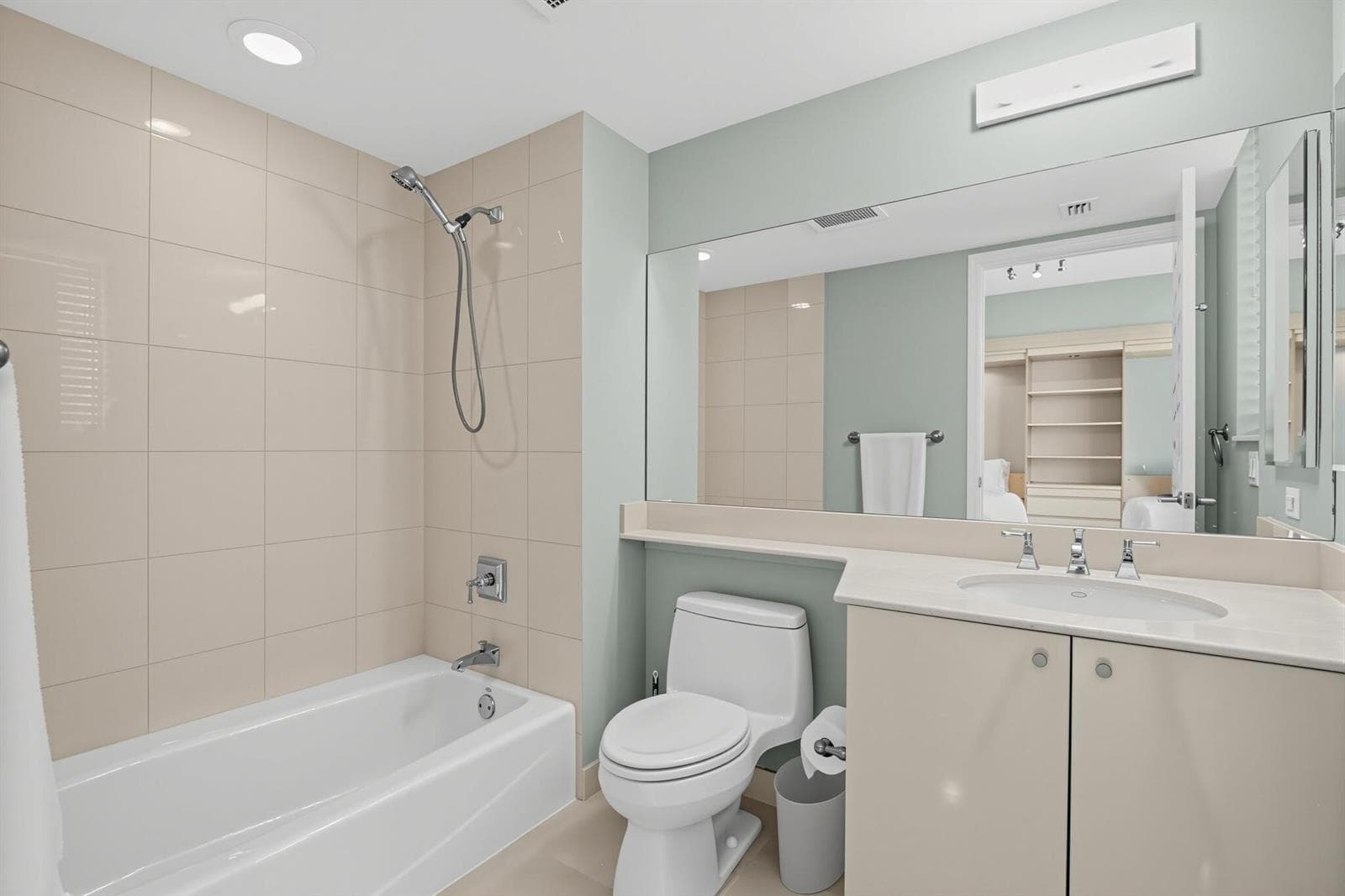 Full Guest Bath