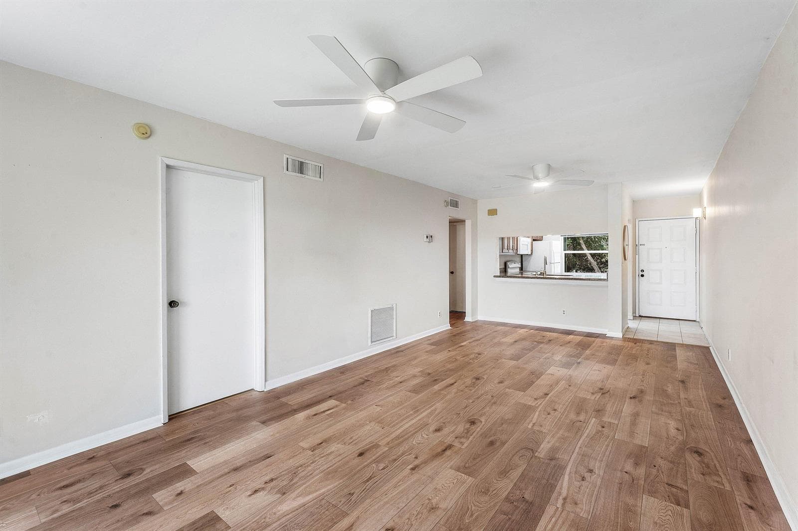 007-12970BriarlakeDrive-204-PalmBeachGar