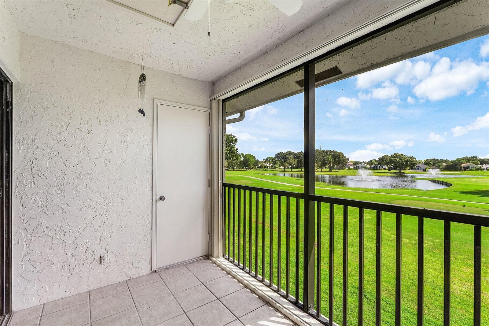 019-12970BriarlakeDrive-204-PalmBeachGar