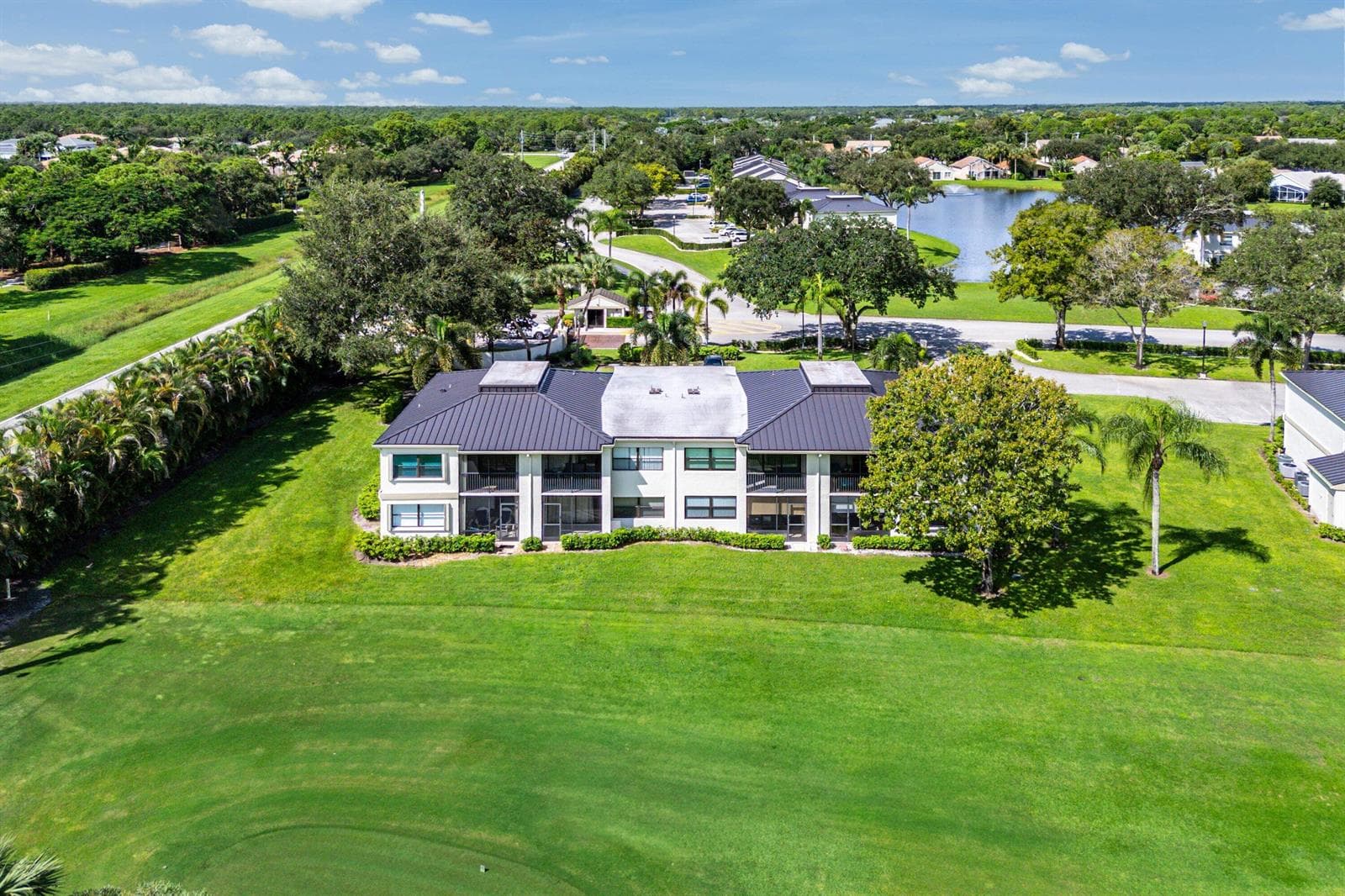 030-12970BriarlakeDrive-204-PalmBeachGar