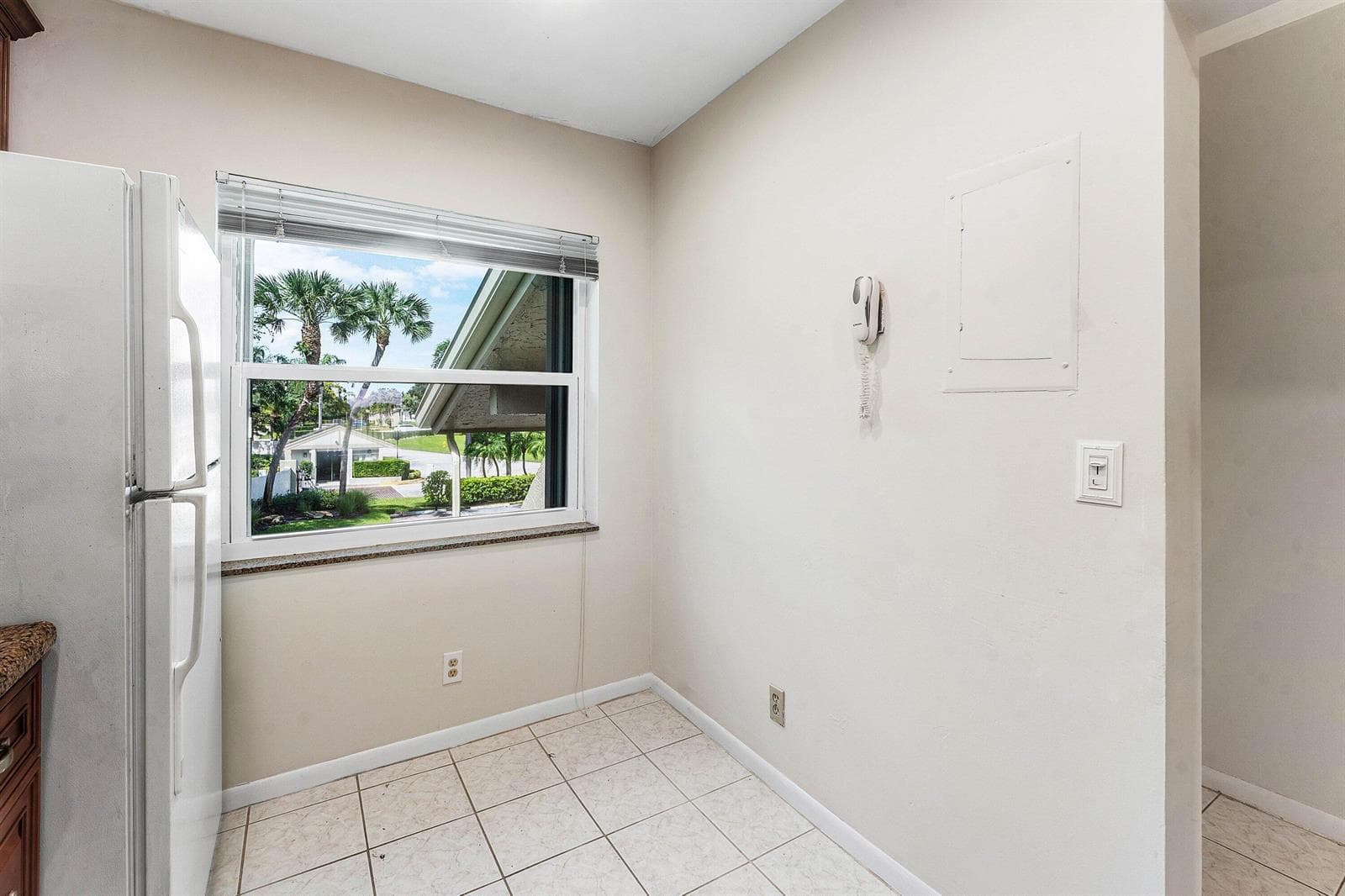 006-12970BriarlakeDrive-204-PalmBeachGar