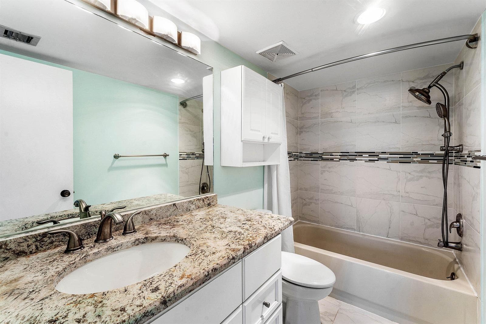 014-12970BriarlakeDrive-204-PalmBeachGar