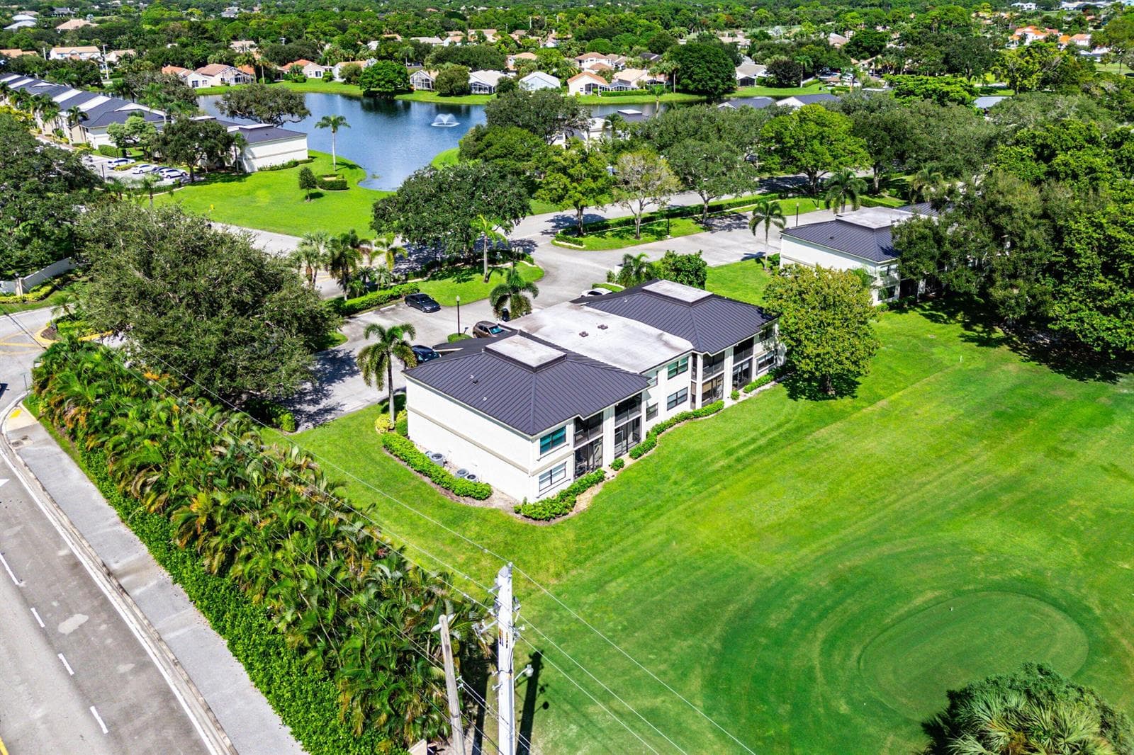 029-12970BriarlakeDrive-204-PalmBeachGar