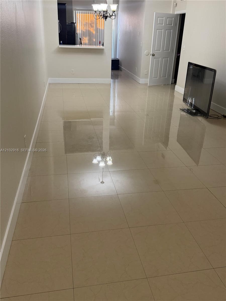 124 SW 16th Ave photo 5