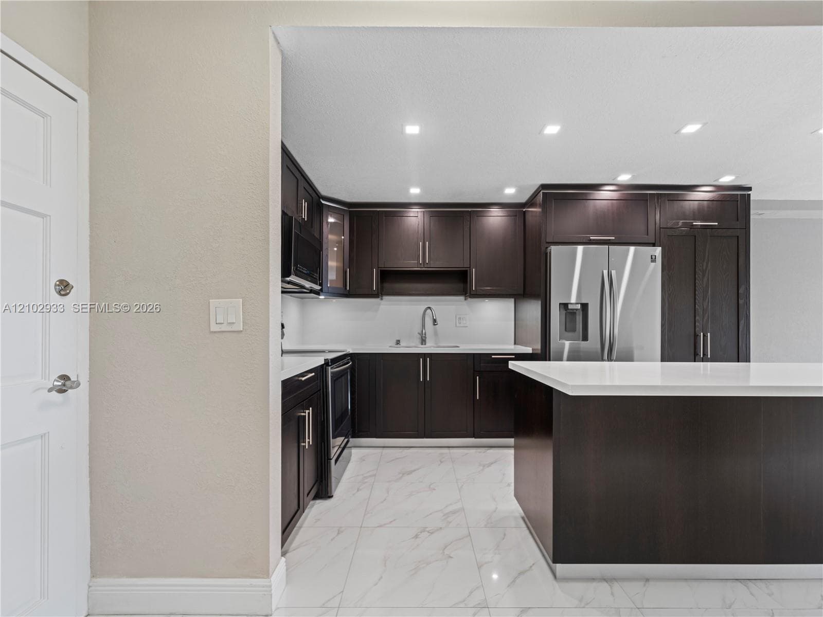 ISLA DEL MAR CONDO · #1019 in Miami - Photo 3