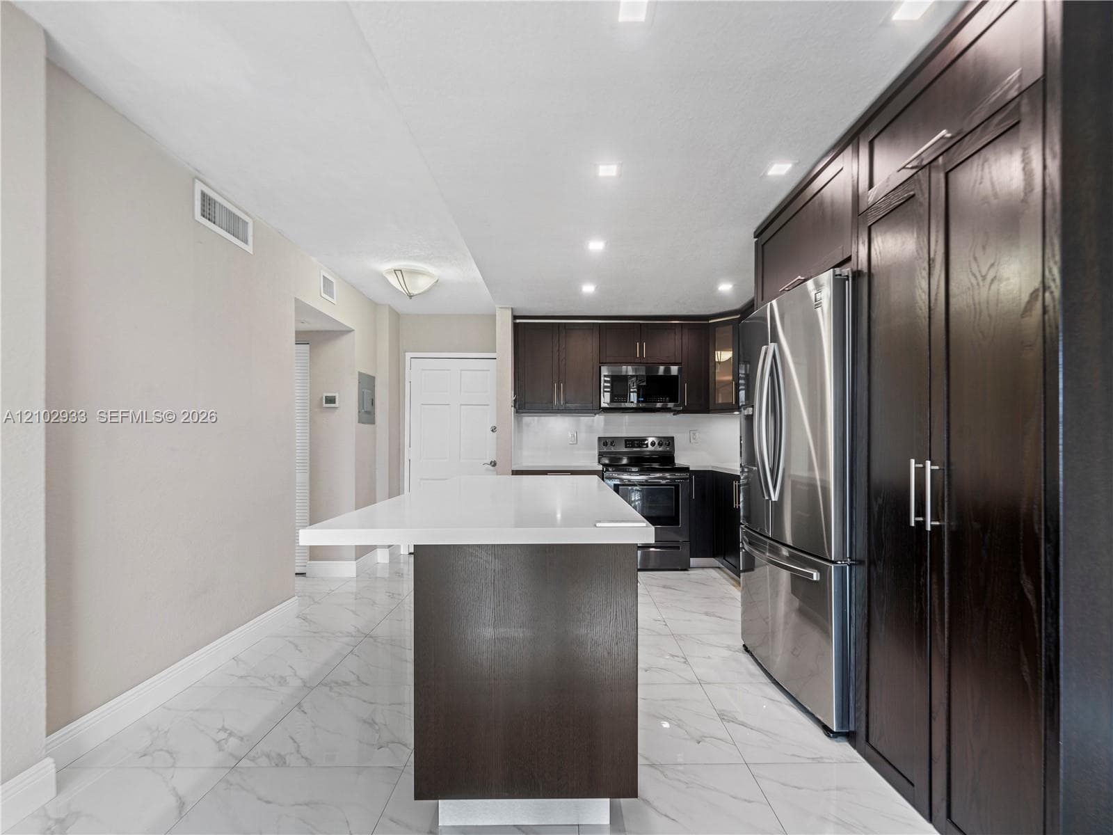 ISLA DEL MAR CONDO · #1019 in Miami - Photo 5