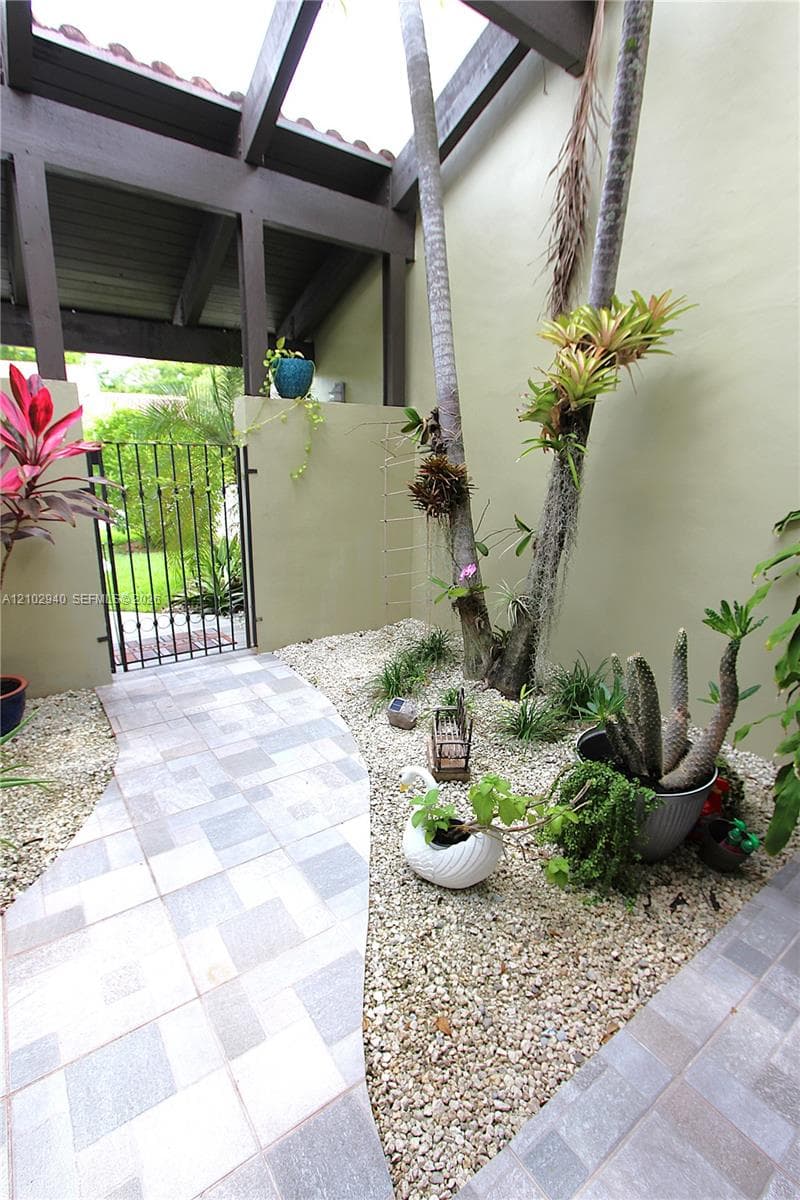 COSTA DEL SOL · #D-77 in Doral - Photo 6