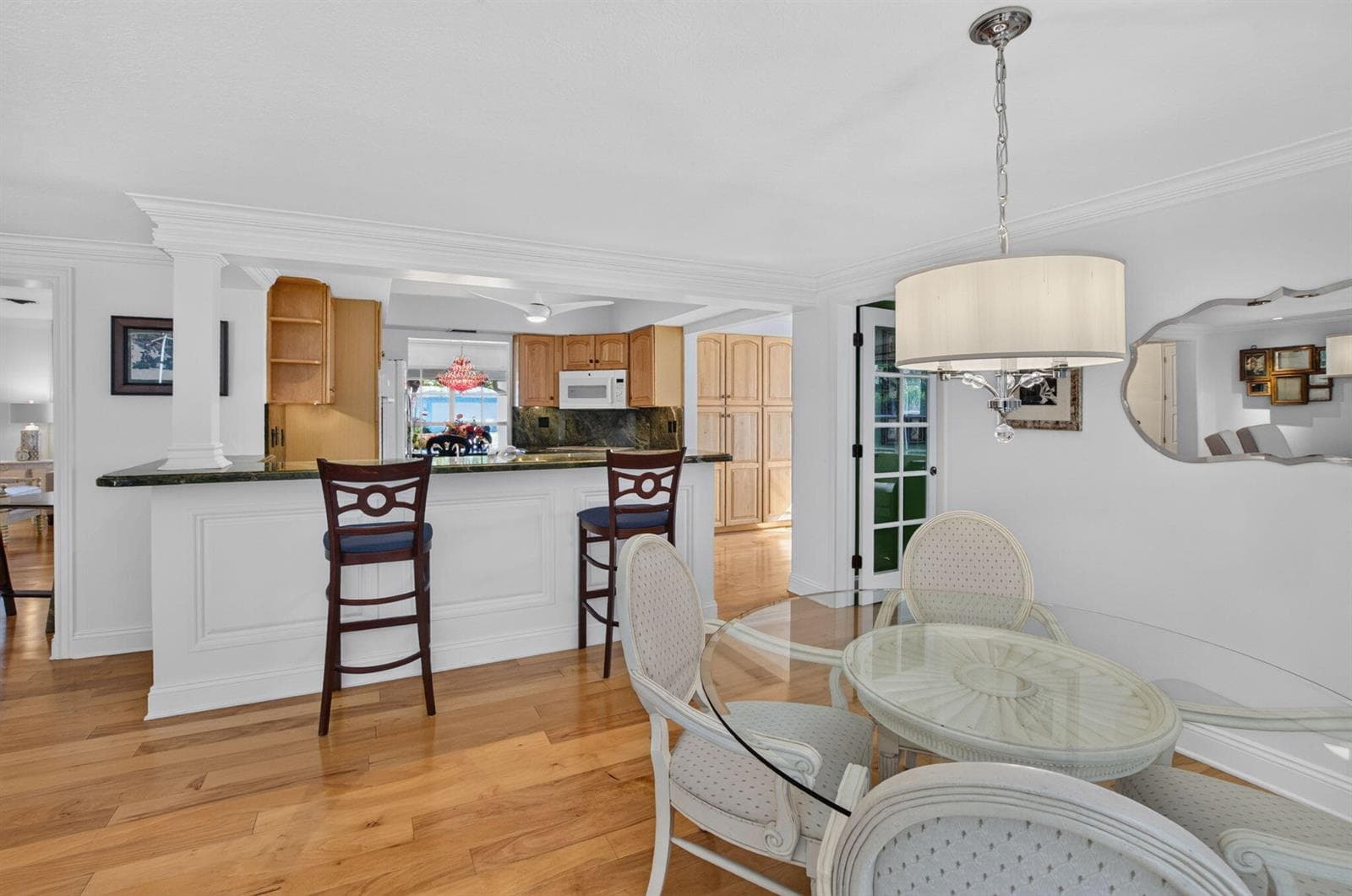 Kitchen-Breakfast Area