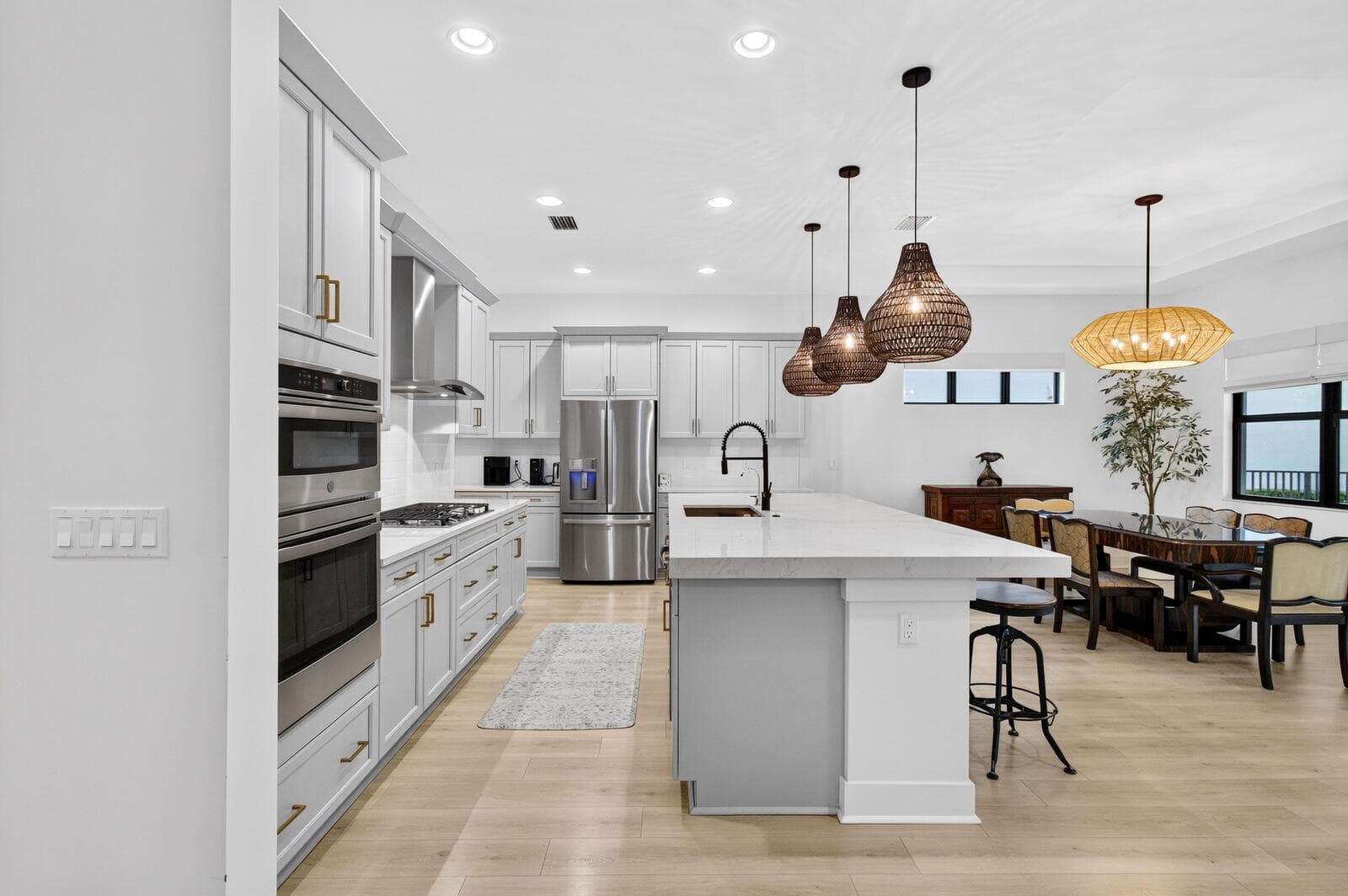 Coastal Luxe Kitchen and Dining Retreat
