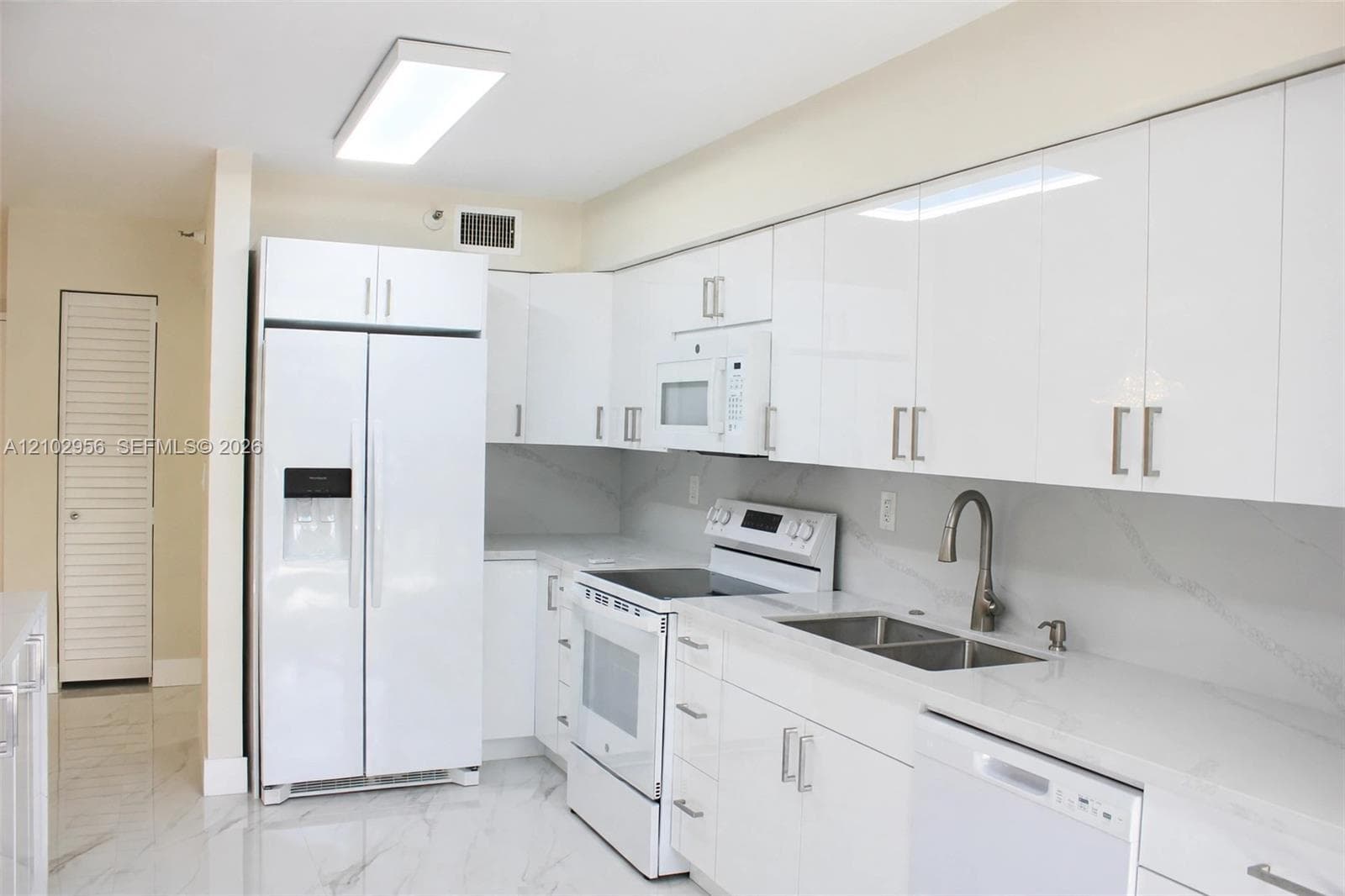 Mystic Pointe Tower 200 · #302 in Aventura - Photo 6