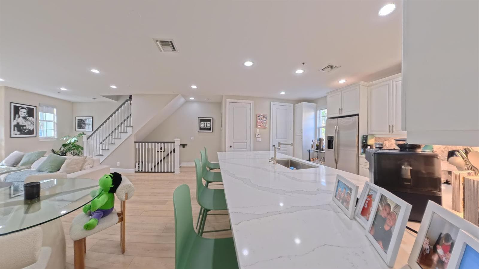Kitchen & Living room