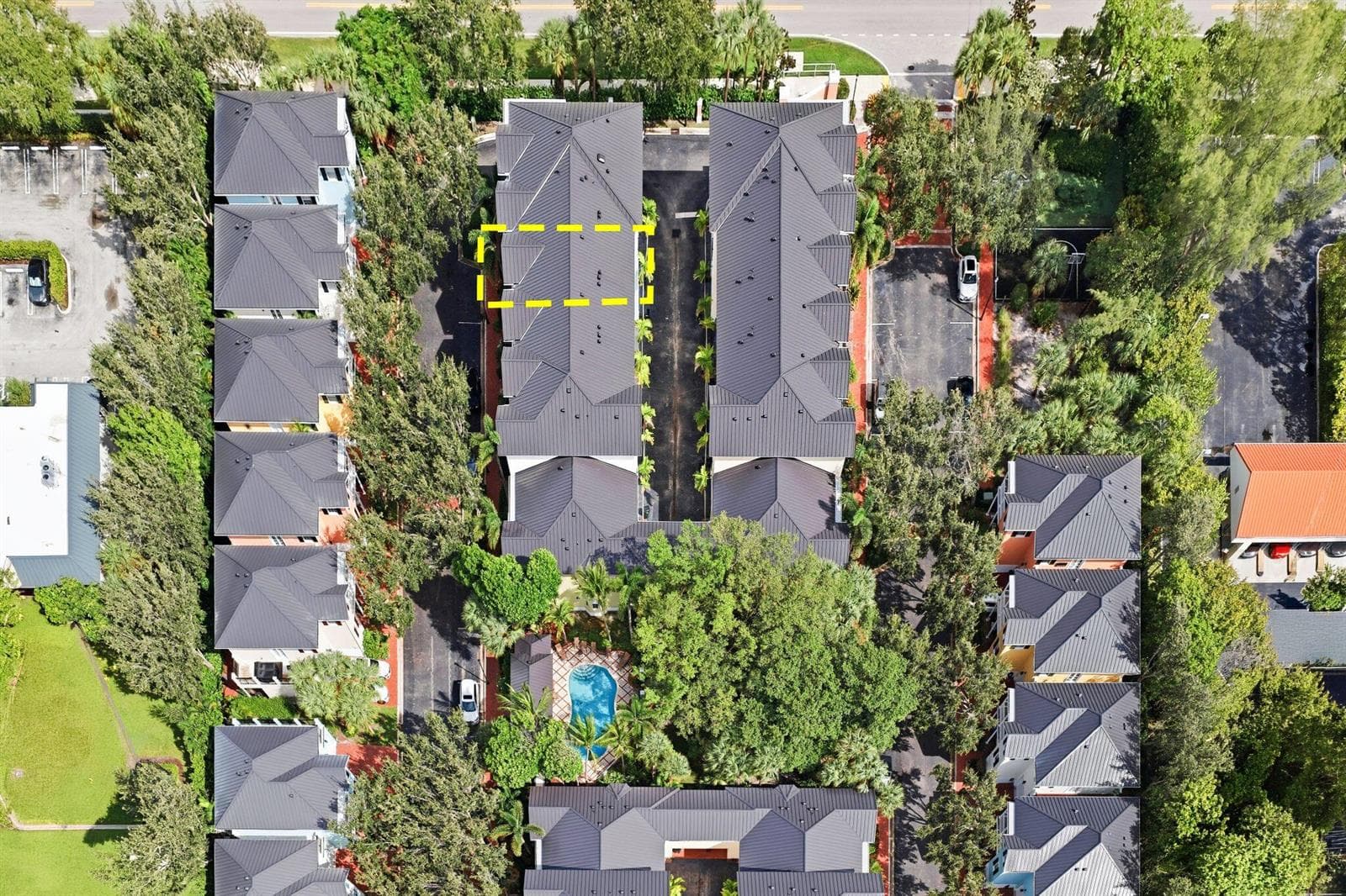 Aerial view all of community!