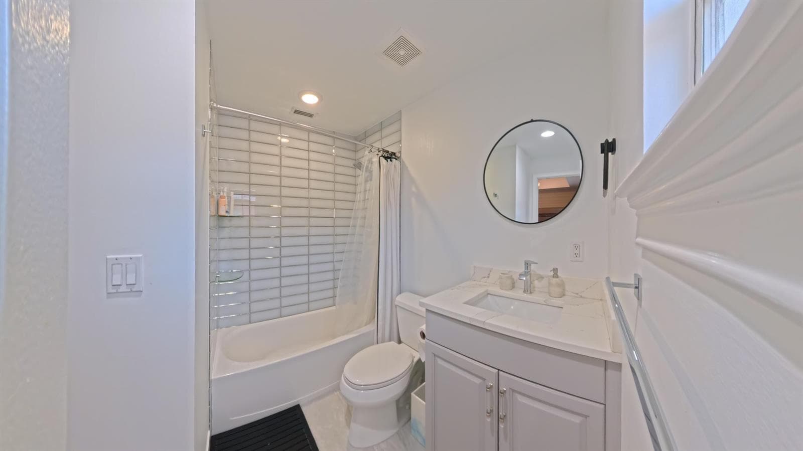 2nd bathroom