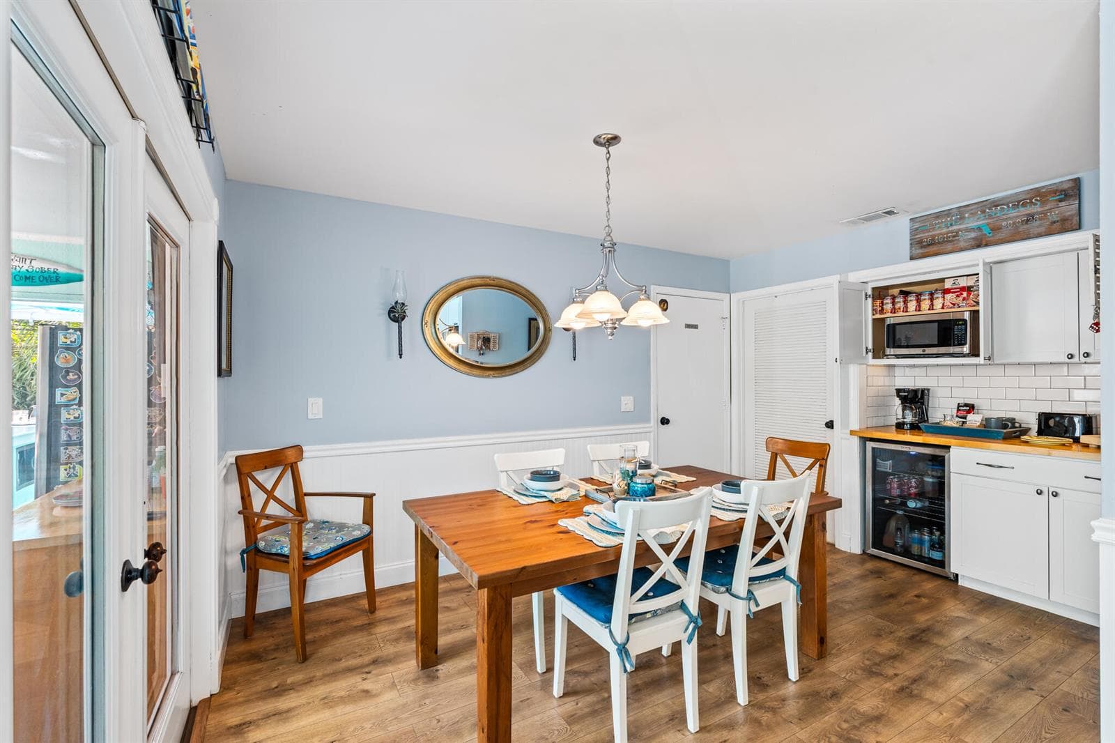 611 East Dr 17 Dining Room
