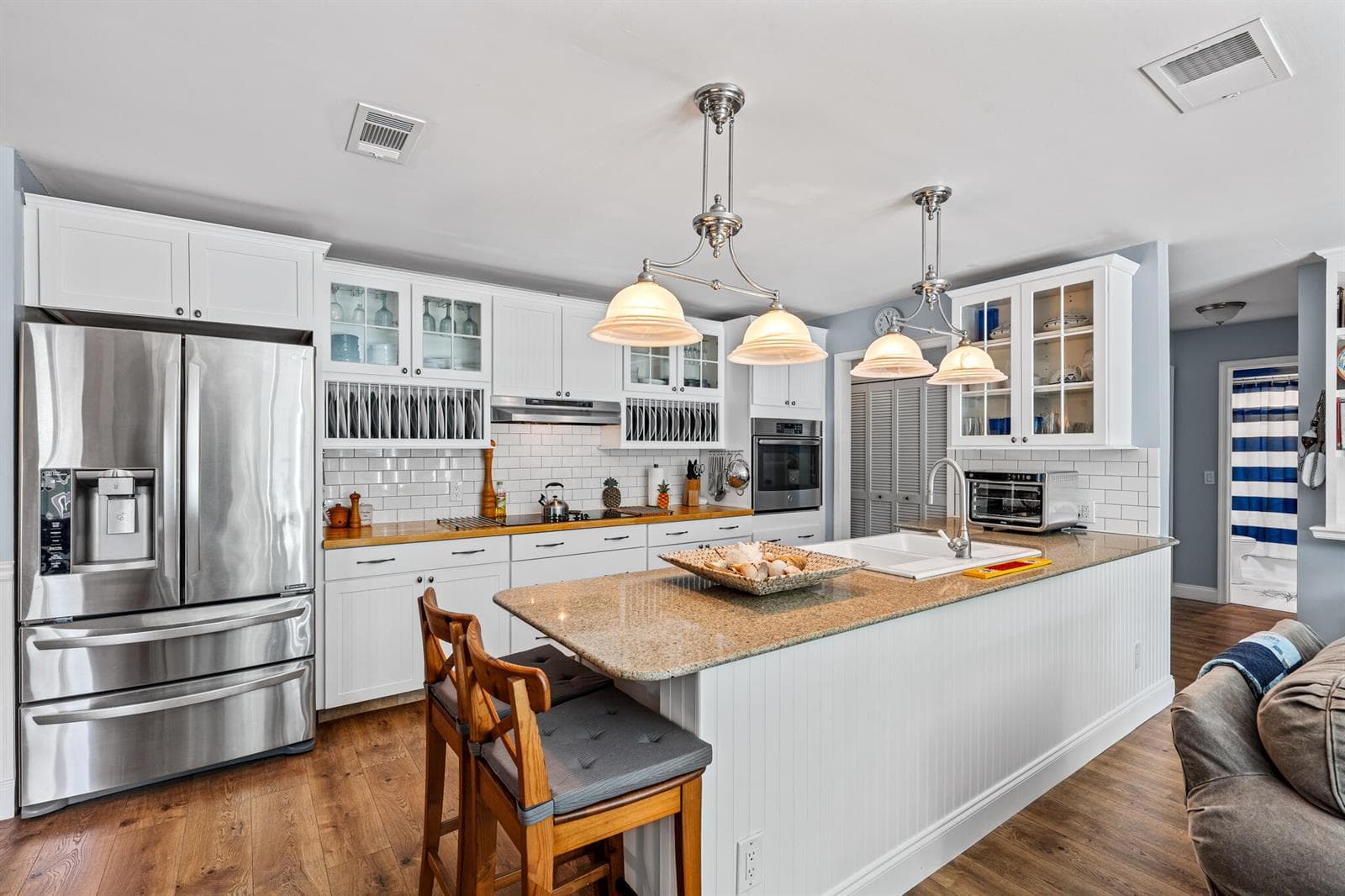 611 East Dr 12 Kitchen