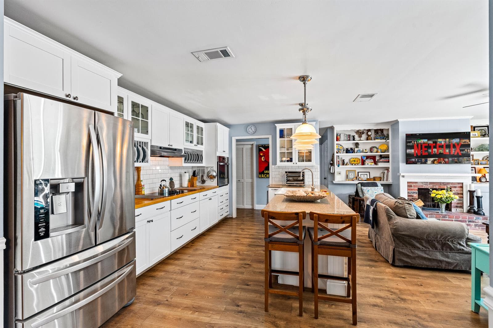 611 East Dr 9 Kitchen