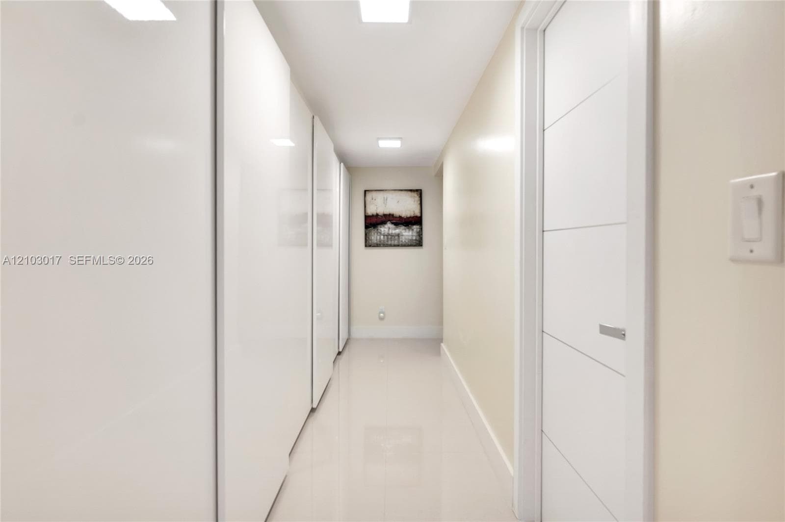 Hallway / Pasillo