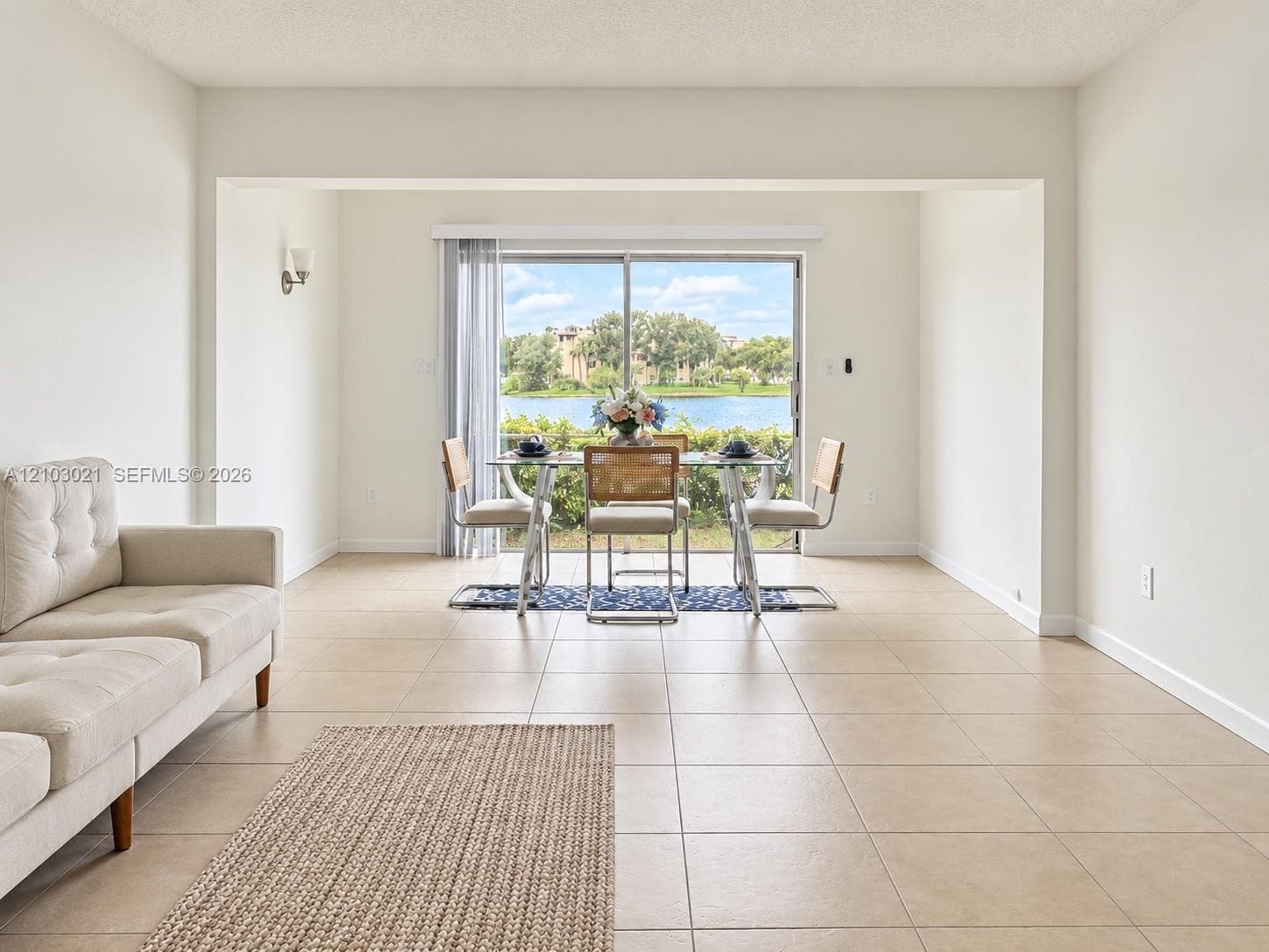 AZURE LAKE CONDO · #107 in Miami - Photo 2
