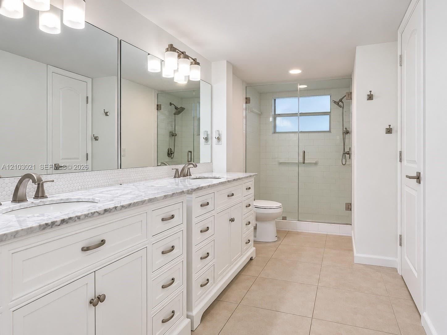 AZURE LAKE CONDO · #107 in Miami - Photo 12