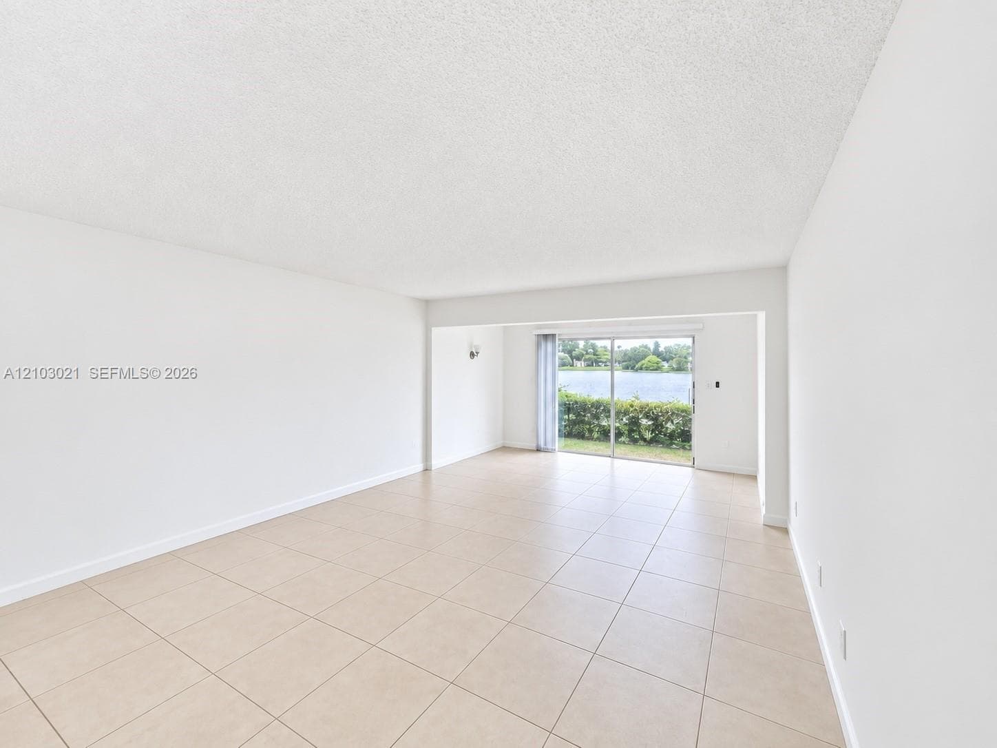 AZURE LAKE CONDO · #107 in Miami - Photo 5