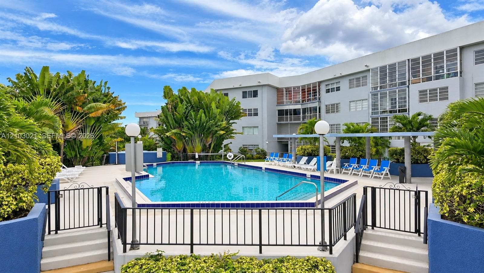 AZURE LAKE CONDO · #107 in Miami - Photo 20