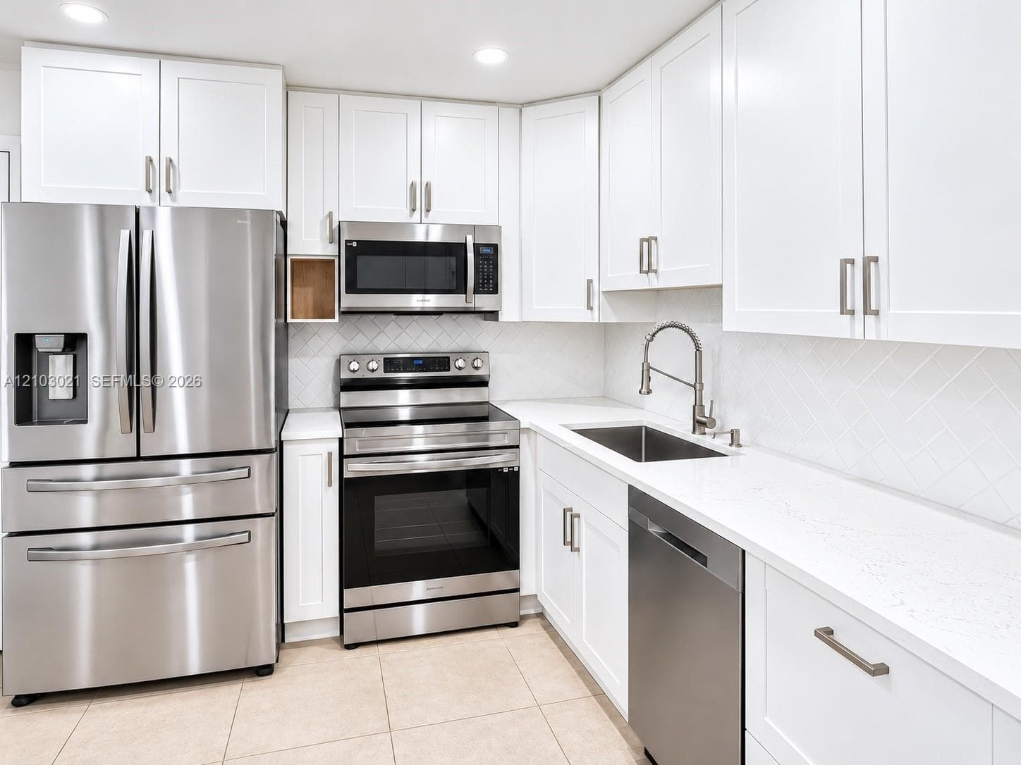 AZURE LAKE CONDO · #107 in Miami - Photo 9