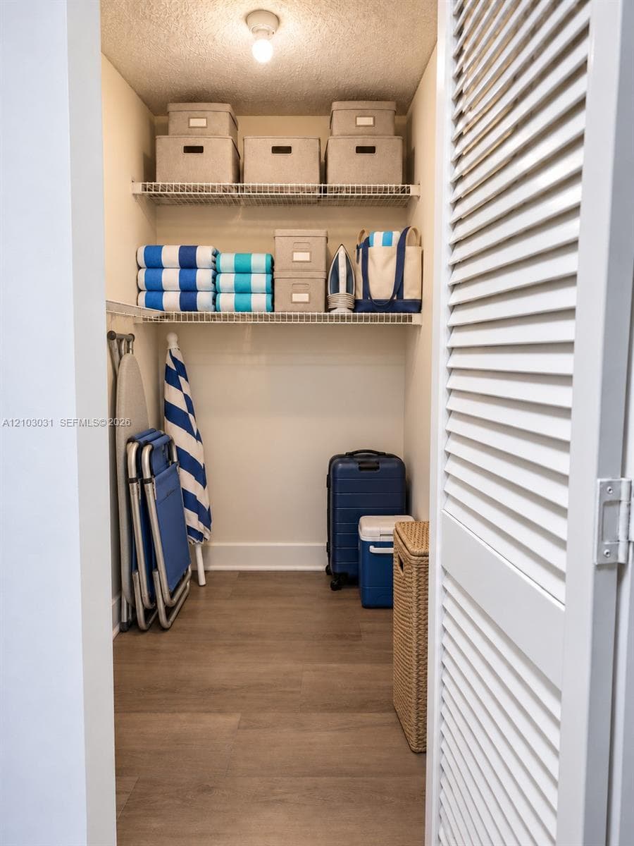Closet 2Virtually staged