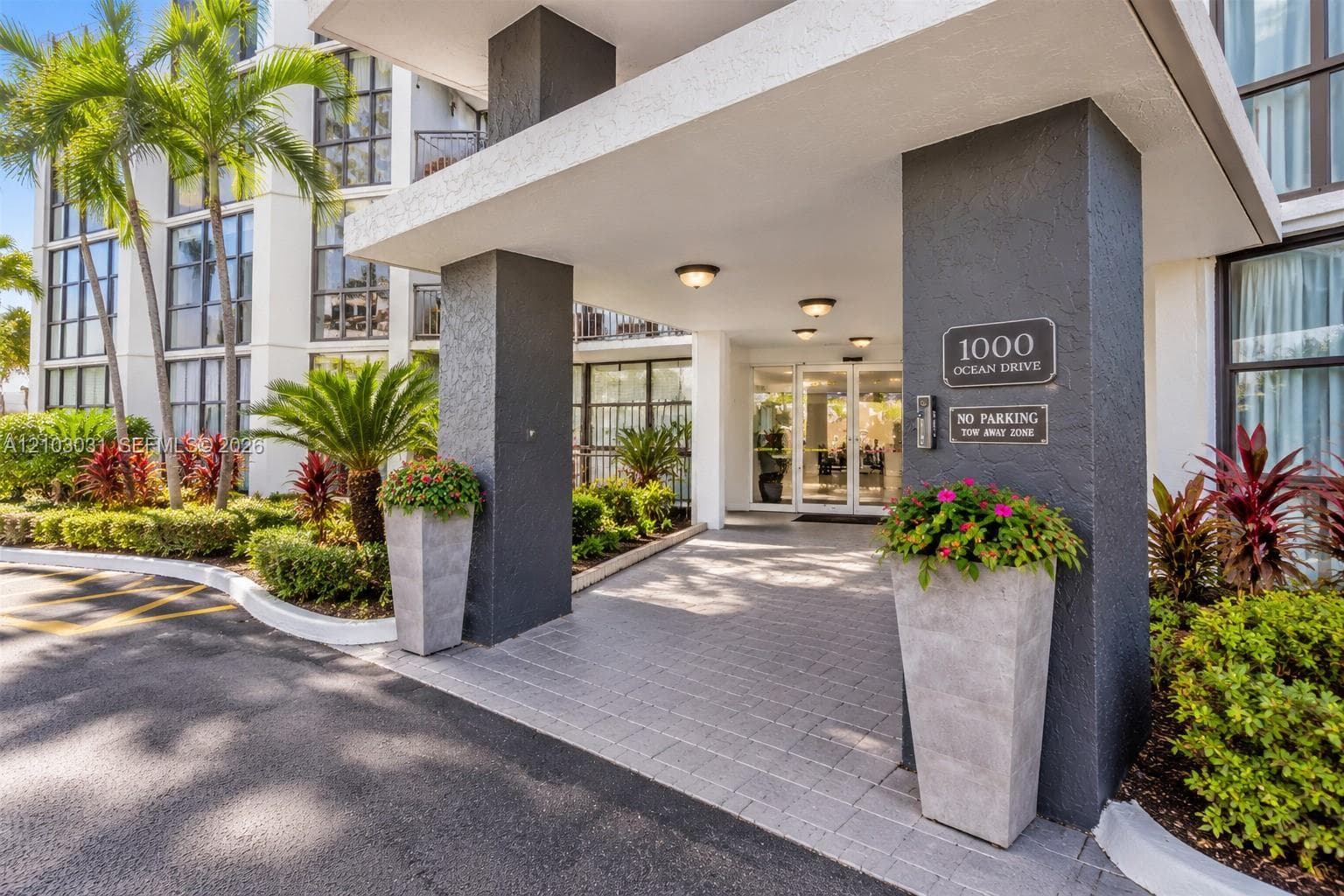OCEANVIEW PARK CONDO · #202 in Hallandale Beach - Photo 33