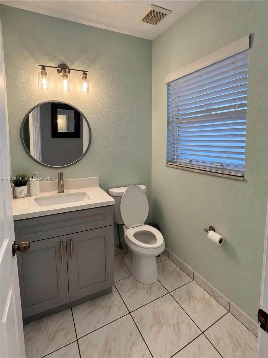 1st floor half bathroom