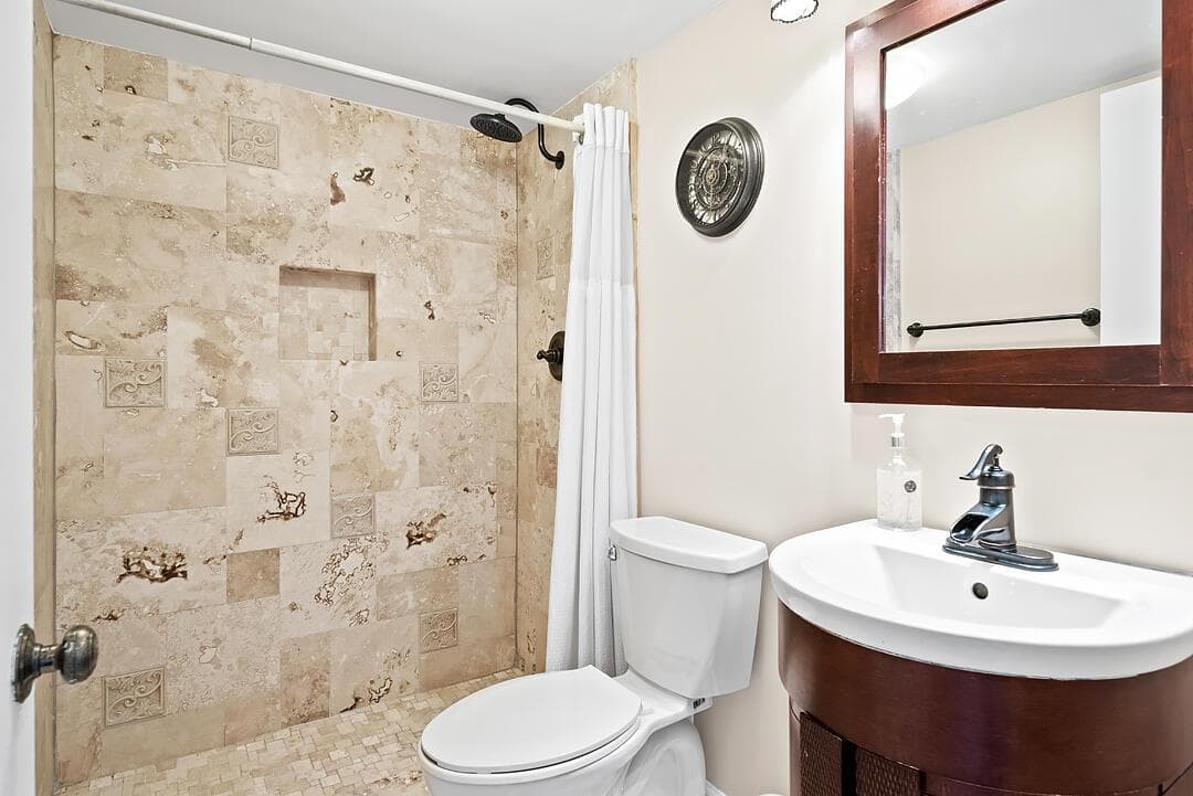 5600-N-FLAGLER-DR-310-33407-022