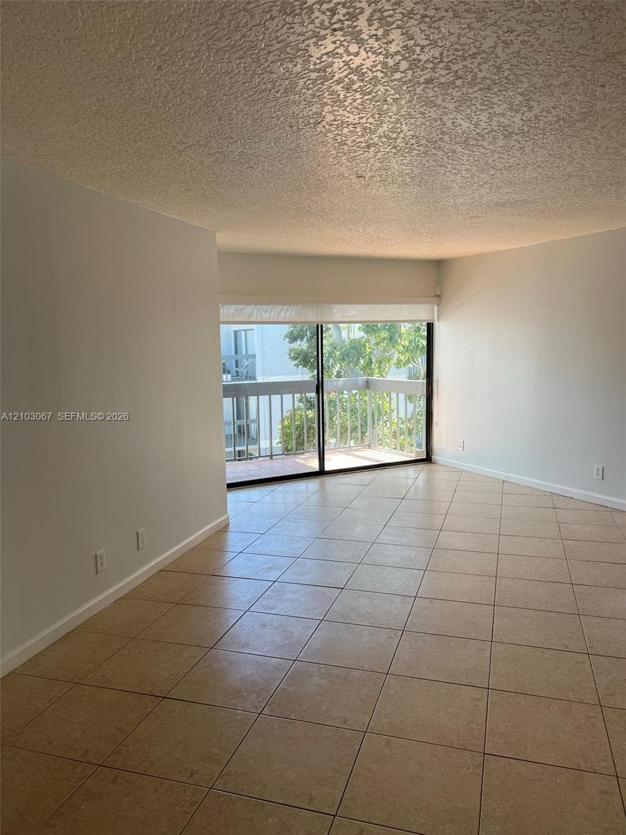 PRESIDENTIAL GOLFVIEW CON · #411 in West Palm Beach - Photo 6