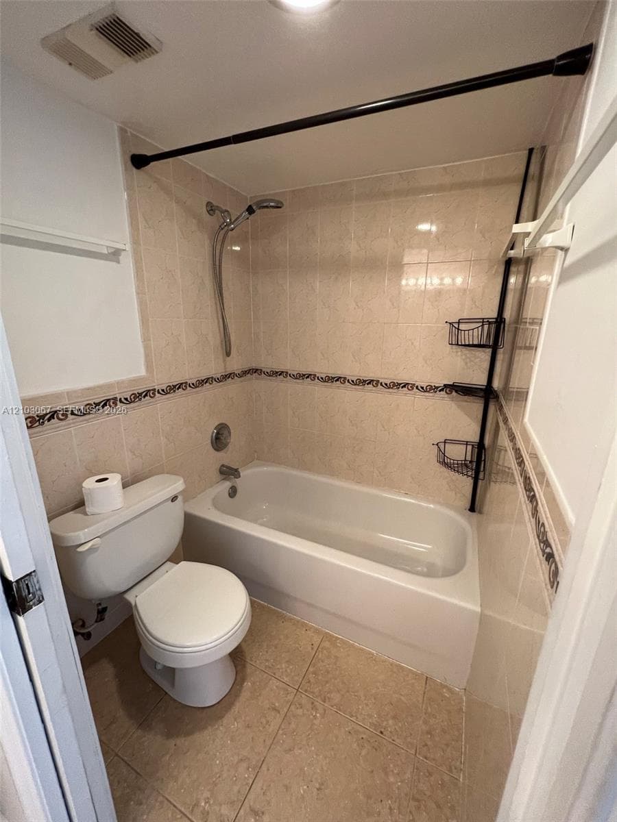 PRESIDENTIAL GOLFVIEW CON · #411 in West Palm Beach - Photo 13