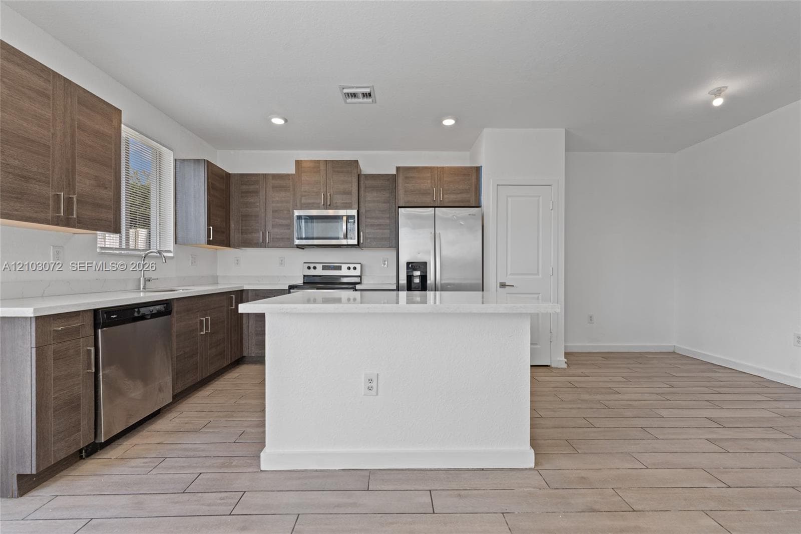 1010 SE 23rd Ave #1010 photo 16