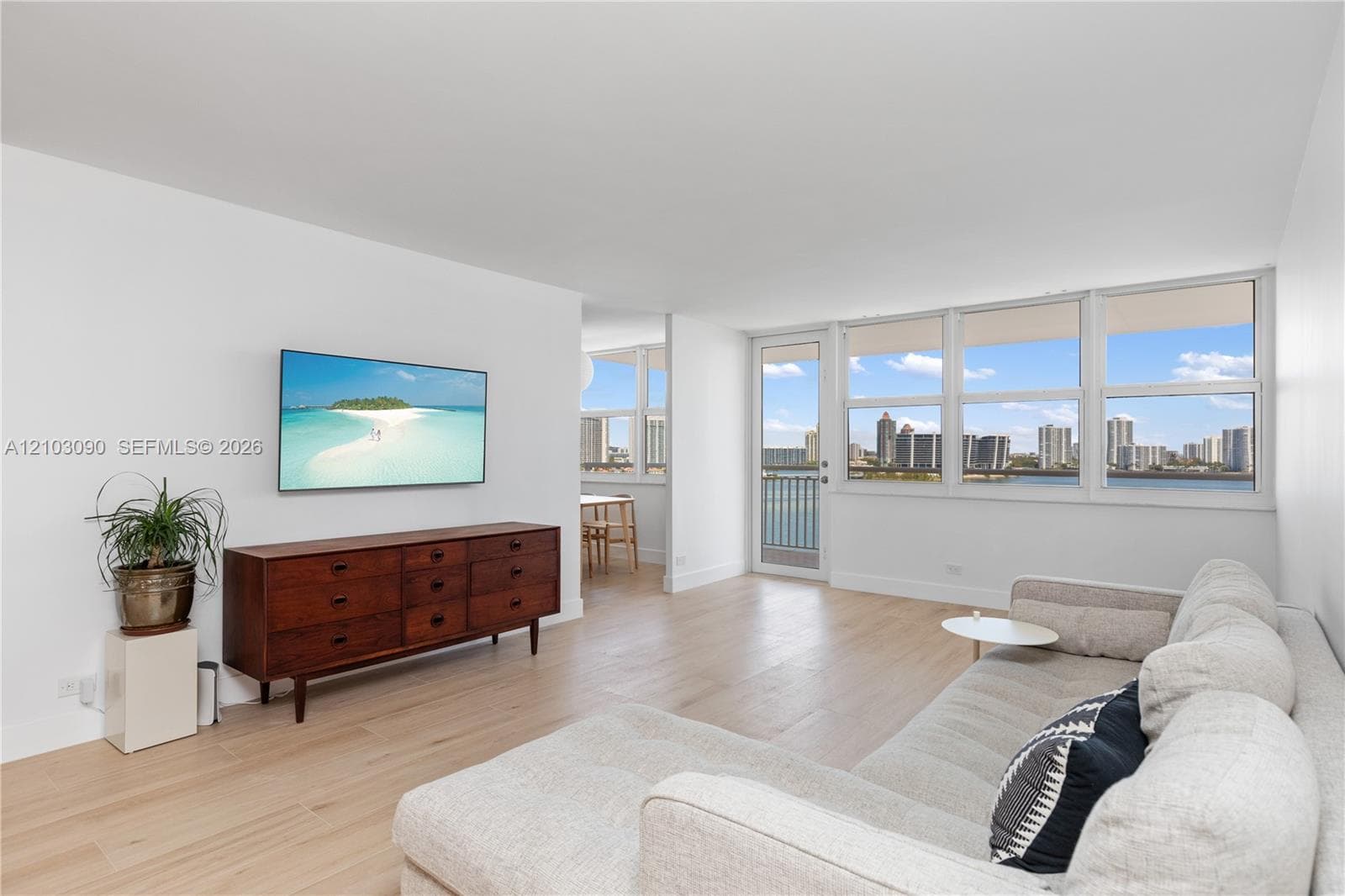 Winston Towers · #1219 in Sunny Isles Beach - Photo 24